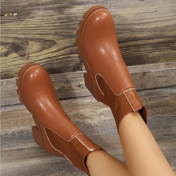 Camel Brown Tan Motto Style Chunky Heel Combat Sock Free People Chelsea Boots - Picture 3 of 7